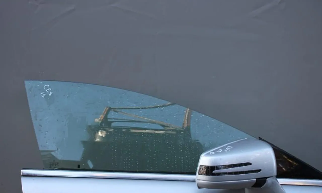 Geam usa culisabil dreapta fata MERCEDES CLS 2017-null