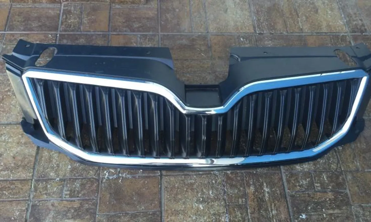 Grila radiatoare SKODA OCTAVIA III 2012-2020
