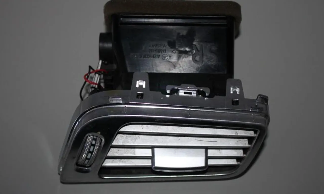 Grila ventilatie bord dreapta fata MERCEDES CLS 2017-null