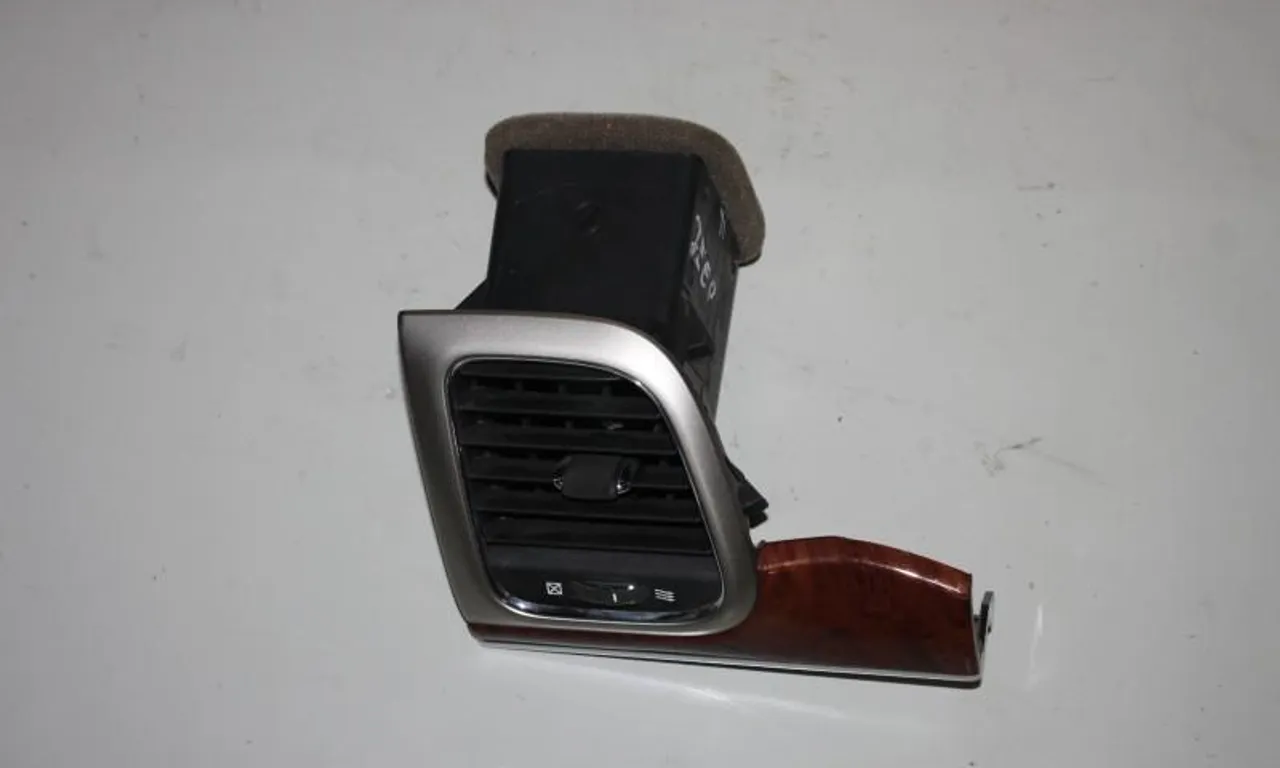 Grila ventilatie stanga fata JEEP GRAND CHEROKEE IV 2010-null