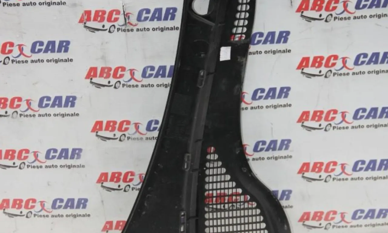 Grilaj stergatoare stanga SKODA FABIA III 2014-2022