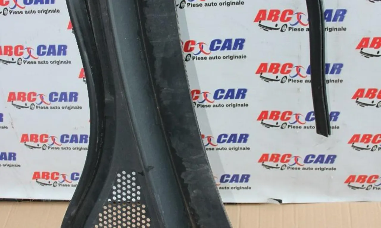 Grilaj stergatoare stanga VOLKSWAGEN TIGUAN 2016-2024