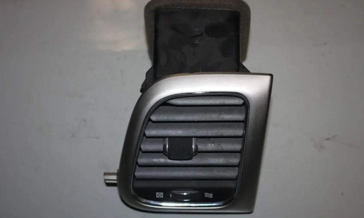 Grile ventilatie dreapta fata JEEP GRAND CHEROKEE IV 2010-null