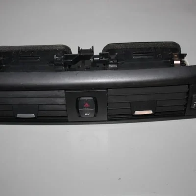 Grile ventilatie mijloc fata