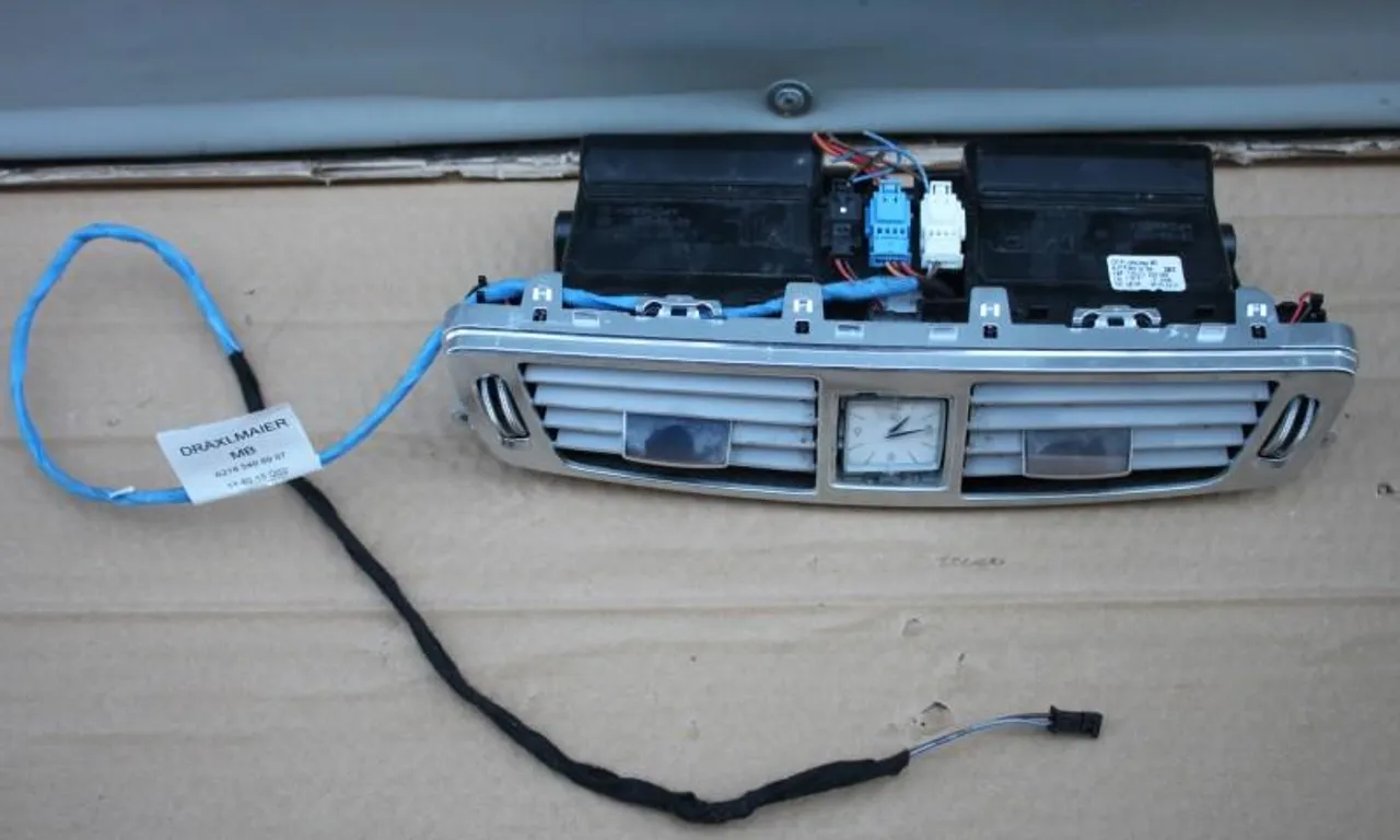 Grile ventilatie mijloc fata MERCEDES CLS 2017-null