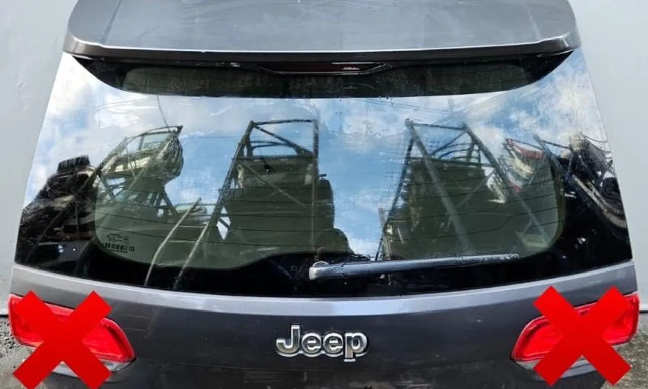 Haion cu luneta JEEP GRAND CHEROKEE IV 2010-null