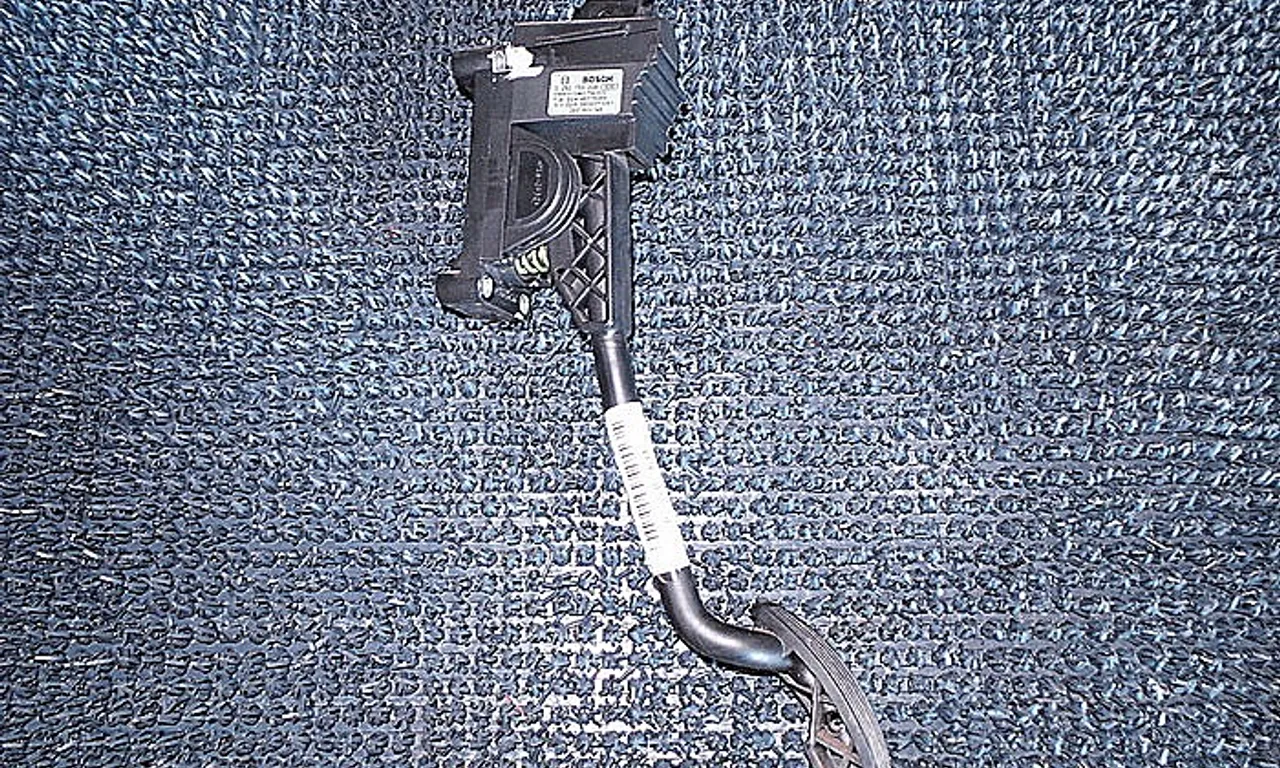 PEDALA ACCELERATIE ALFA ROMEO 147 2000-2010