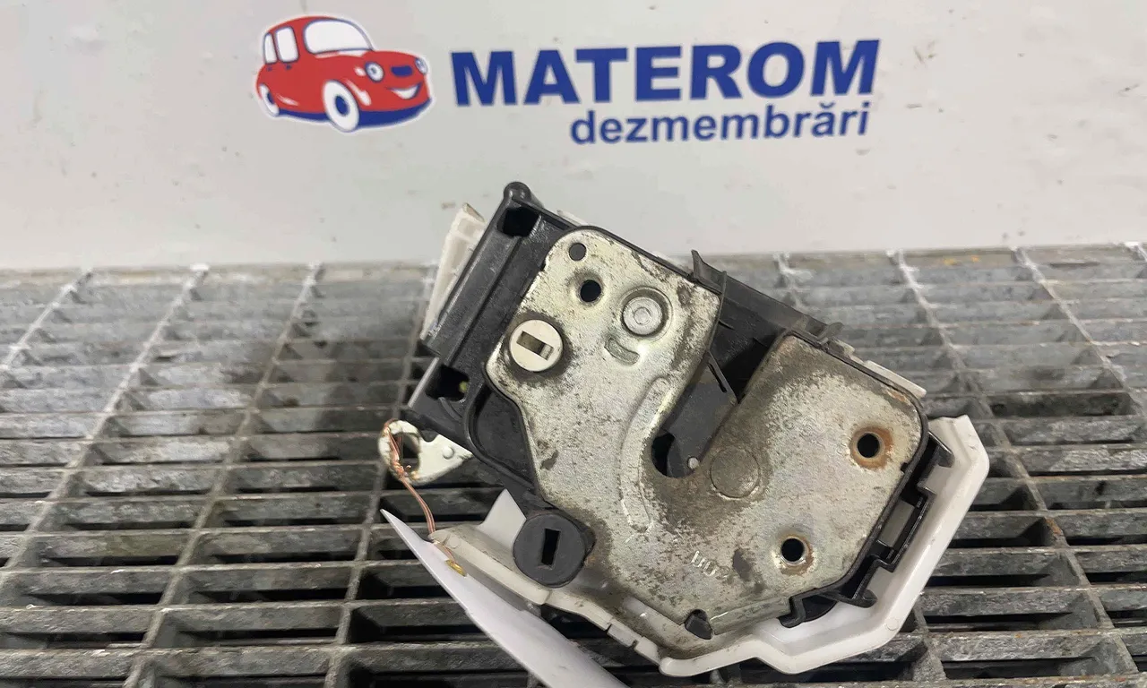 INCUIETOARE USA SPATE DREAPTA ALFA ROMEO 159 2005-2012