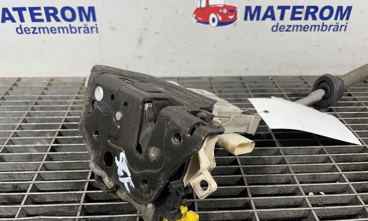INCUIETOARE USA FATA STANGA AUDI A1 2010-2019