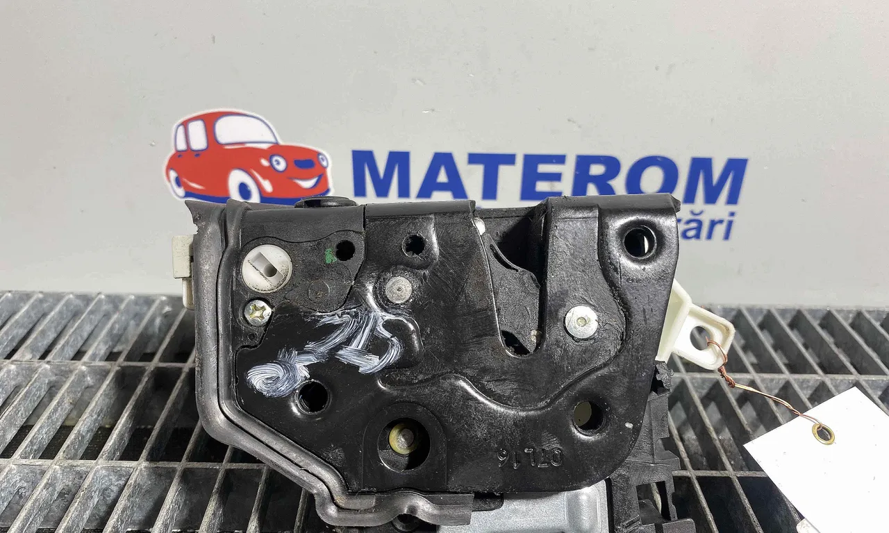 INCUIETOARE USA SPATE STANGA AUDI A1 2010-2019
