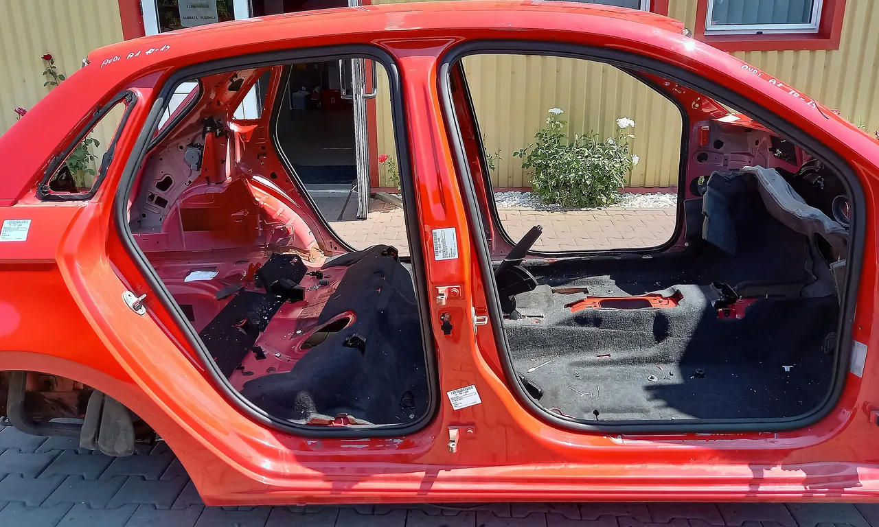 STALP MIJLOC DREAPTA AUDI A1 2010-2019