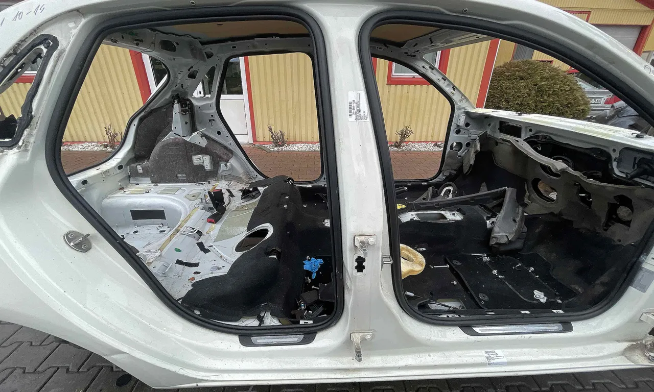 STALP MIJLOC DREAPTA AUDI A1 2010-2019