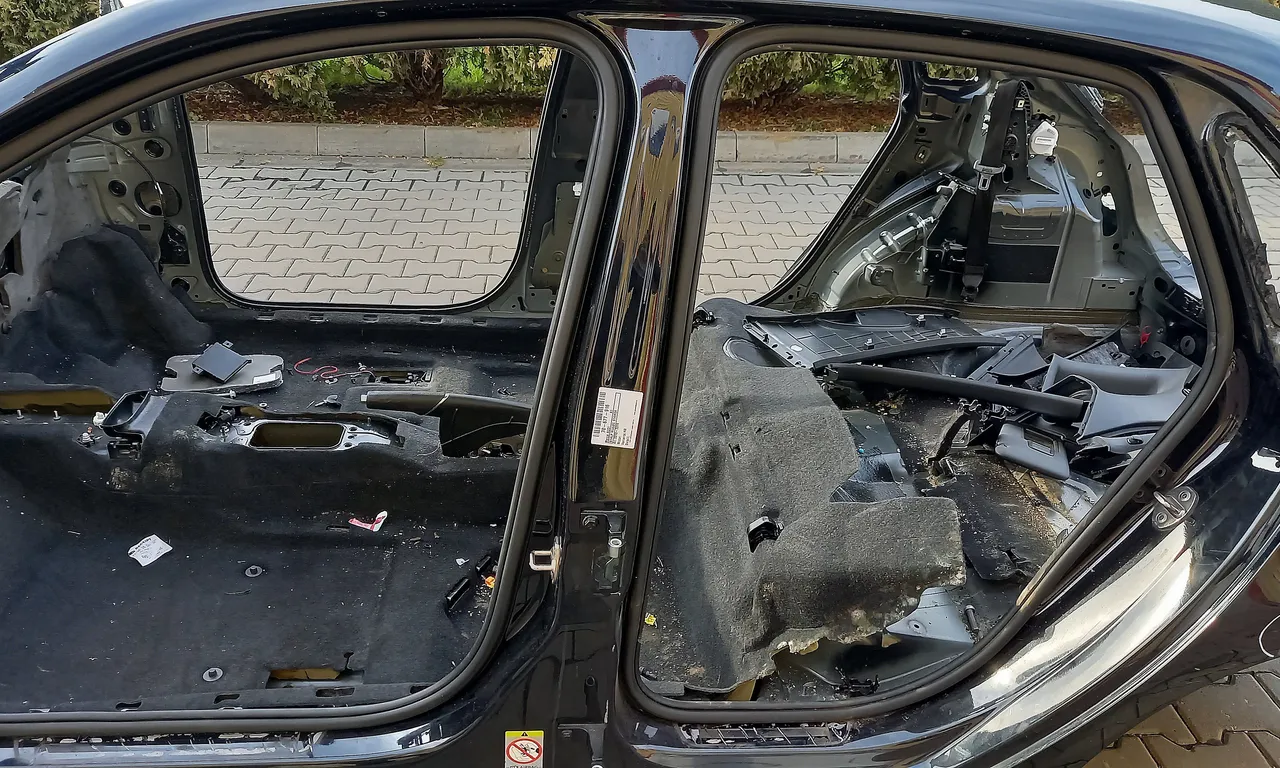 STALP MIJLOC STANGA AUDI A1 2010-2019