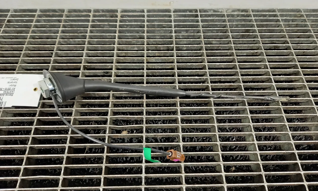 ANTENA AUDI A1 2010-2019