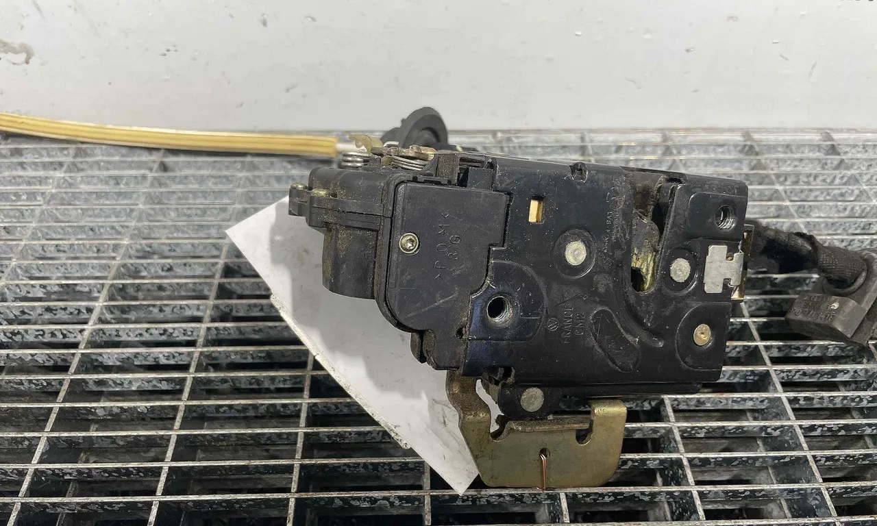 INCUIETOARE USA FATA DREAPTA AUDI A2 2000-2005