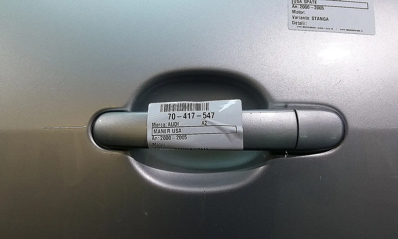 MANER USA SPATE STANGA AUDI A2 2000-2005