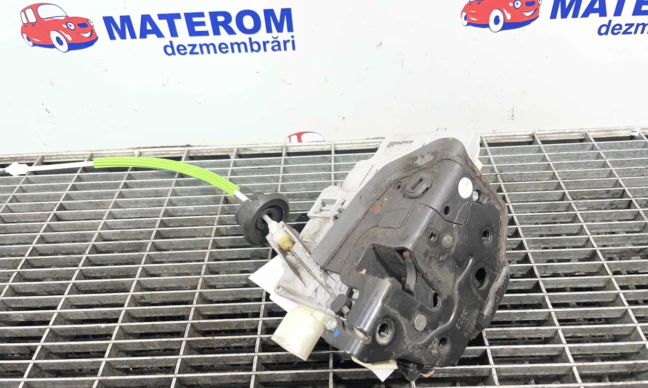 INCUIETOARE USA SPATE DREAPTA AUDI A3 2003-2013