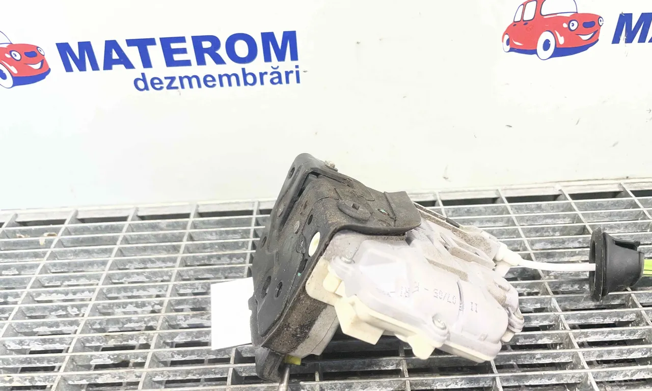 INCUIETOARE USA SPATE DREAPTA AUDI A3 2003-2013