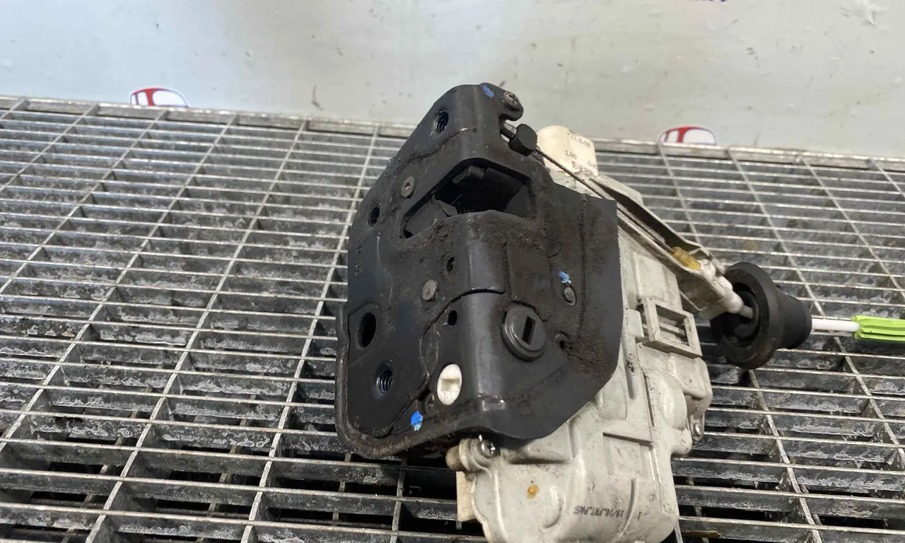 INCUIETOARE USA SPATE DREAPTA AUDI A3 2003-2013