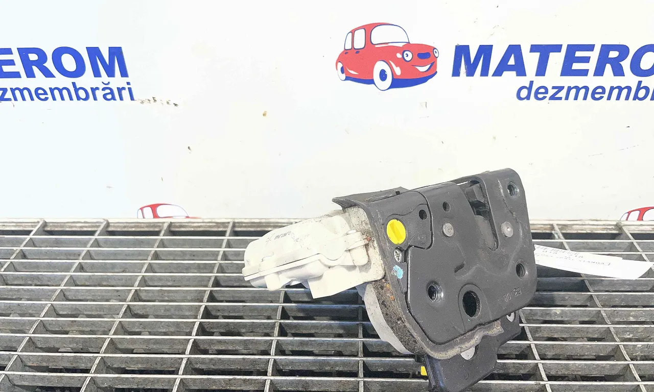 INCUIETOARE USA SPATE STANGA AUDI A3 2003-2013