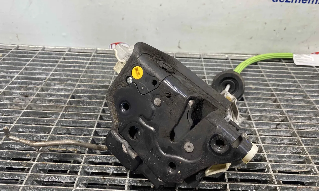 INCUIETOARE USA SPATE STANGA AUDI A3 2003-2013