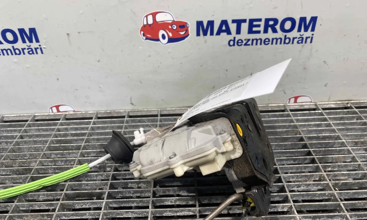 INCUIETOARE USA SPATE STANGA AUDI A3 2003-2013