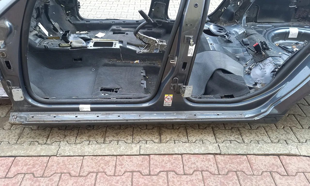 PRAG STANGA AUDI A3 2003-2013