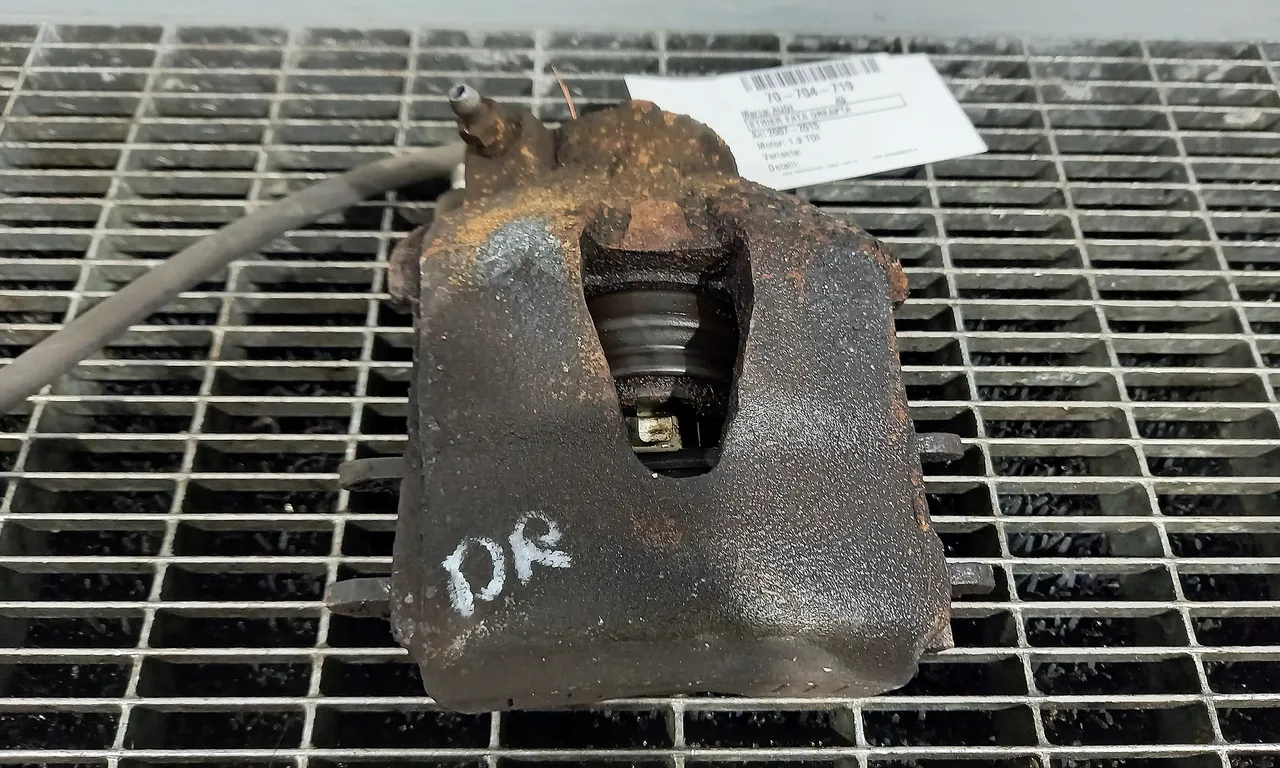 ETRIER FATA DREAPTA AUDI A3 2003-2013