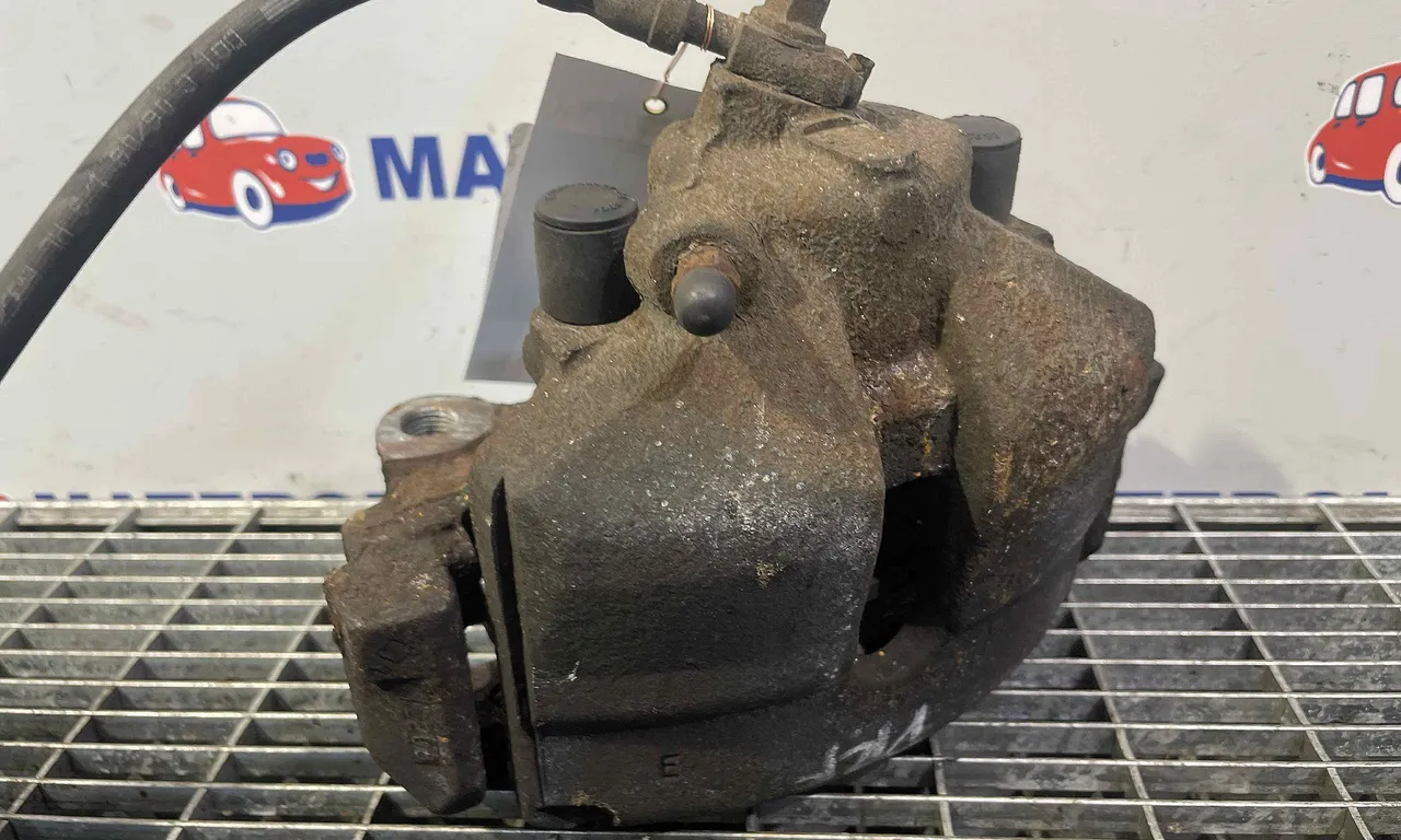 ETRIER FATA DREAPTA AUDI A3 2003-2013