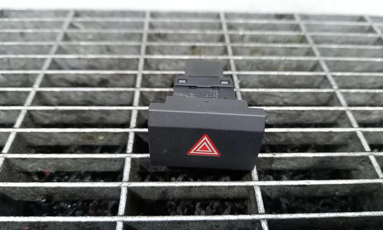 INTRERUPATOR AVARIE AUDI A3 2003-2013