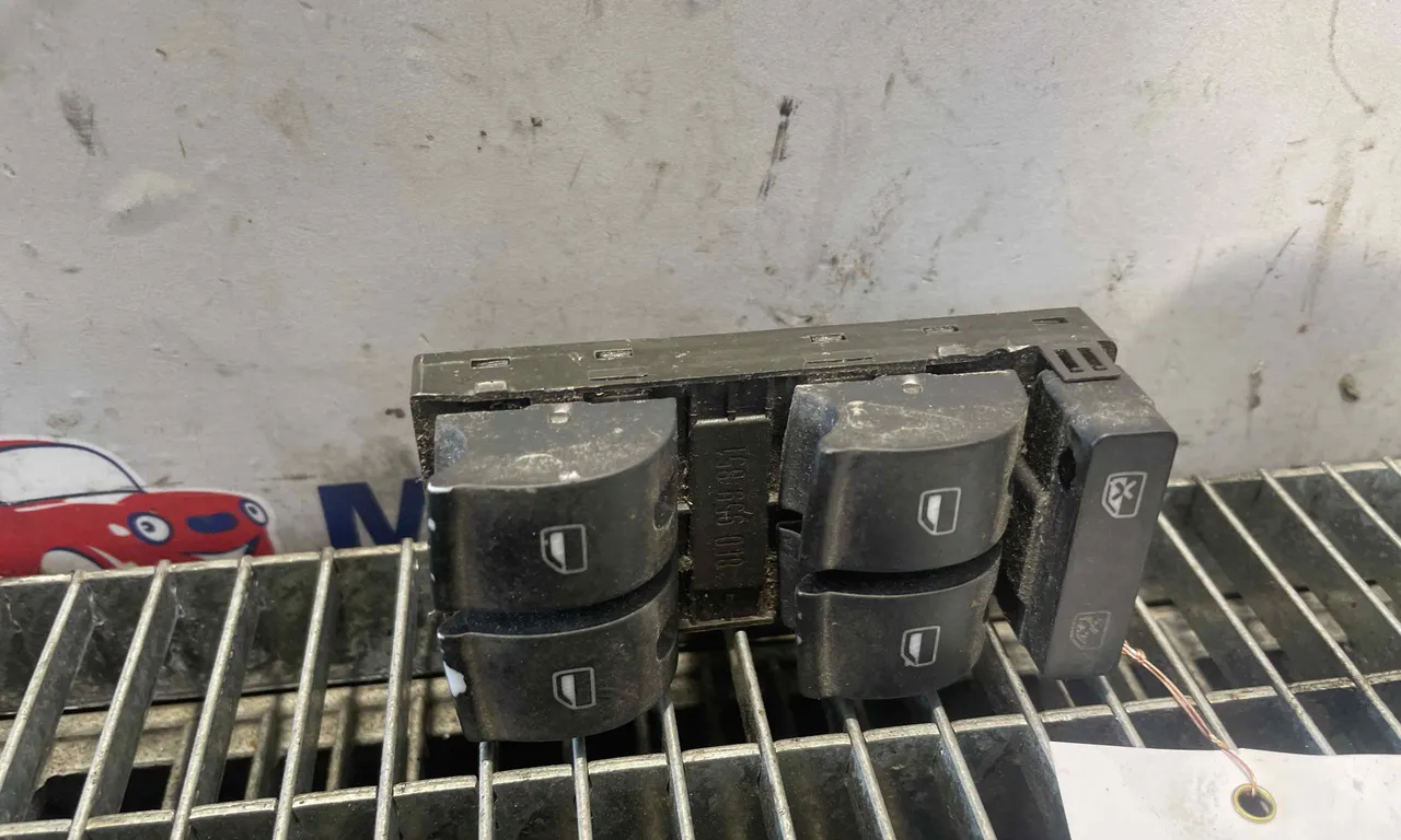 INTRERUPATOR GEAMURI AUDI A3 2003-2013