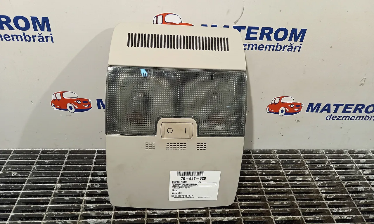 LAMPA PLAFONIERA AUDI A3 2003-2013