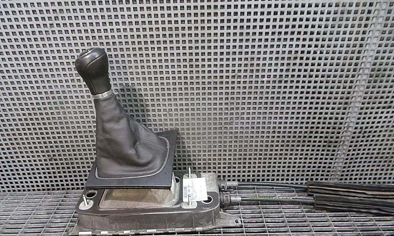 MANETA SCHIMBATOR VITEZE AUDI A3 2003-2013