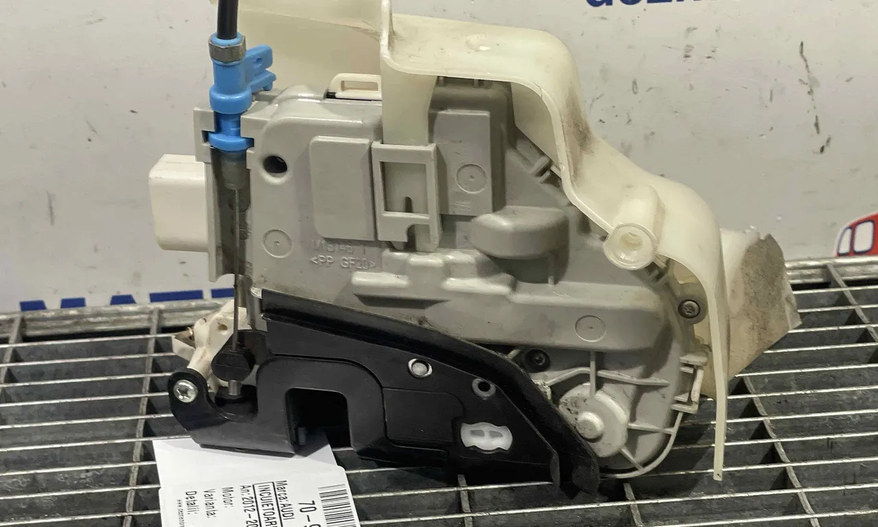 INCUIETOARE USA FATA DREAPTA AUDI A3 2012-2020