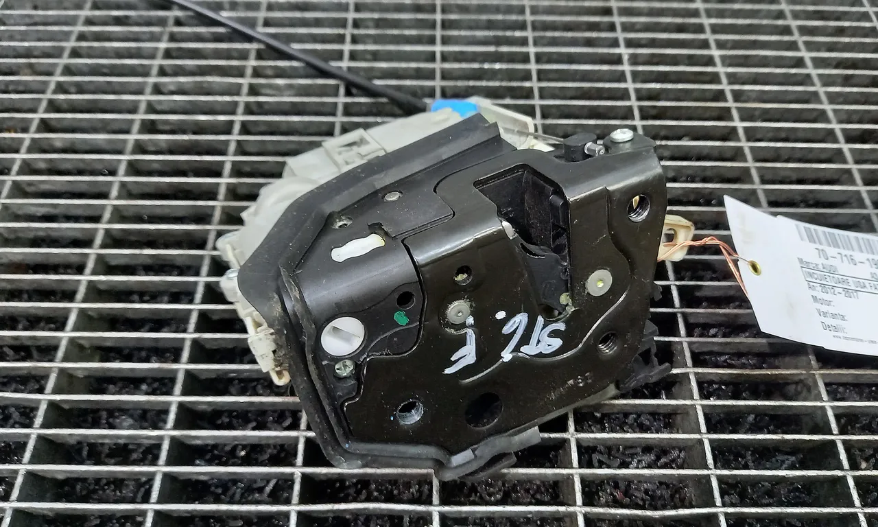 INCUIETOARE USA FATA STANGA AUDI A3 2012-2020