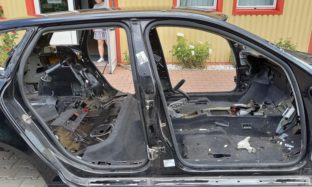STALP MIJLOC DREAPTA AUDI A3 Sportback 2004-2015