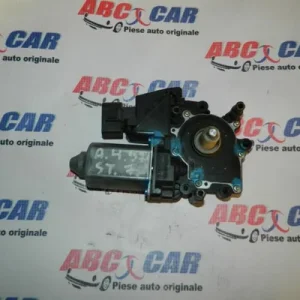 Motoras macara usa stanga fata
