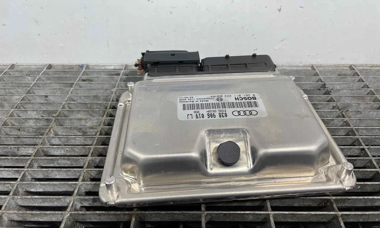 CALCULATOR MOTOR AUDI A4 B6 Avant 2000-2005