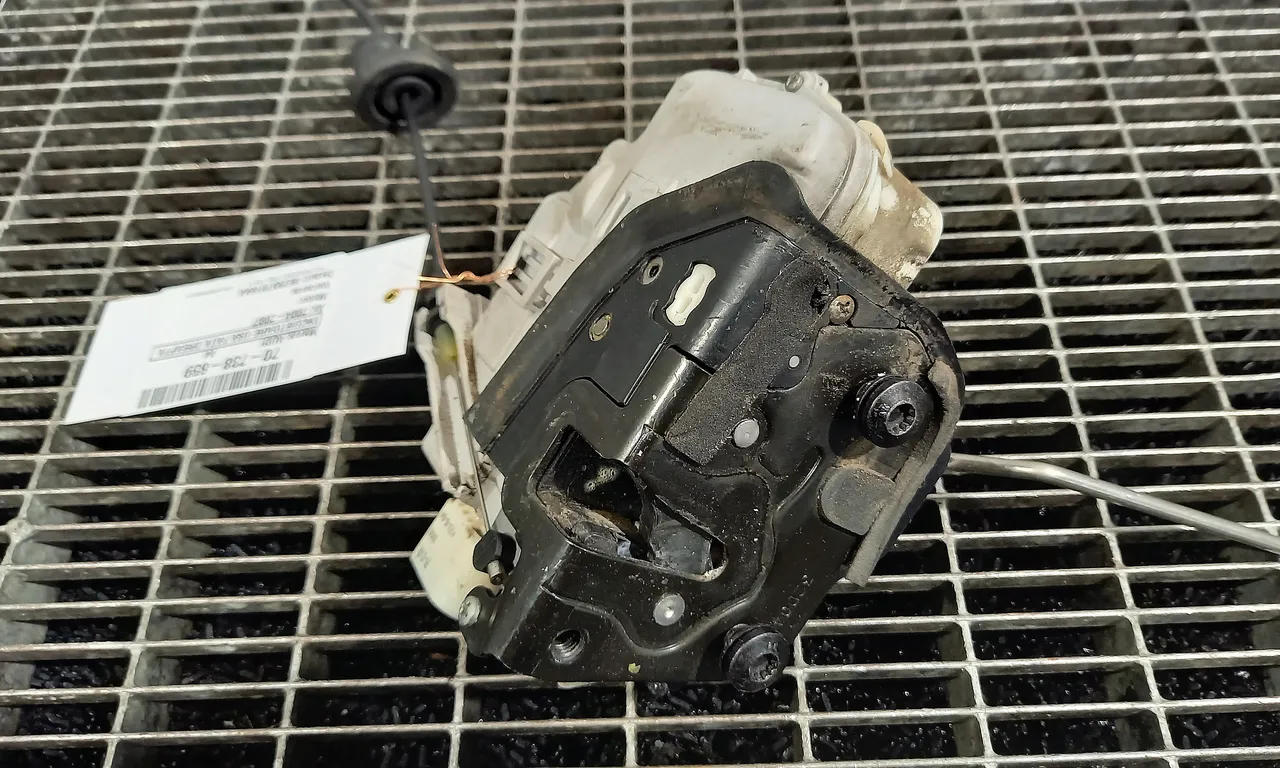 INCUIETOARE USA FATA DREAPTA AUDI A4 B7 2004-2009