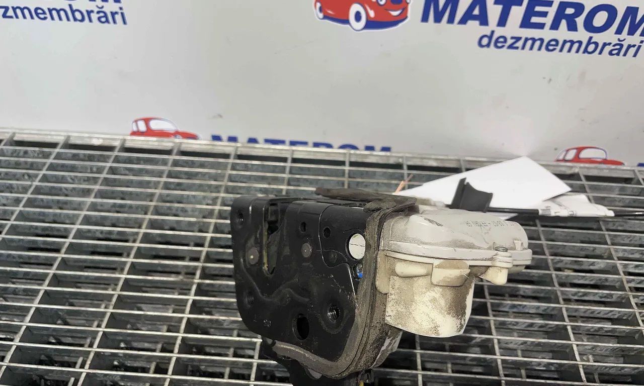 INCUIETOARE USA FATA DREAPTA AUDI A4 B7 2004-2009