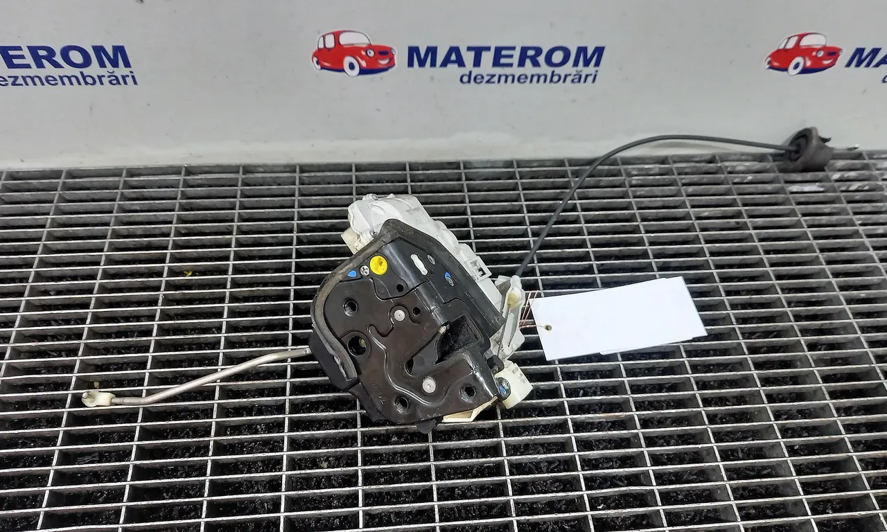 INCUIETOARE USA FATA STANGA AUDI A4 B7 2004-2009