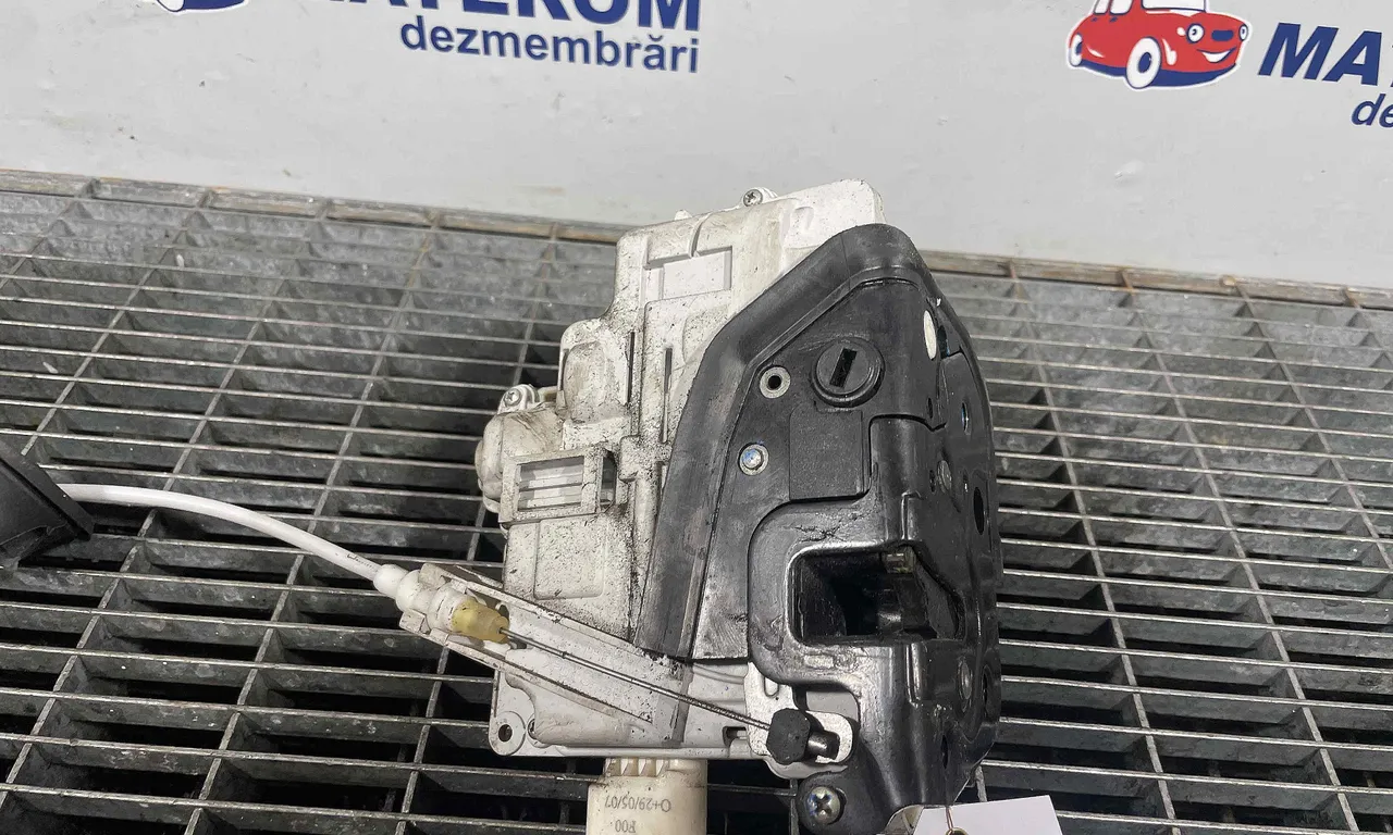 INCUIETOARE USA SPATE DREAPTA AUDI A4 B7 2004-2009