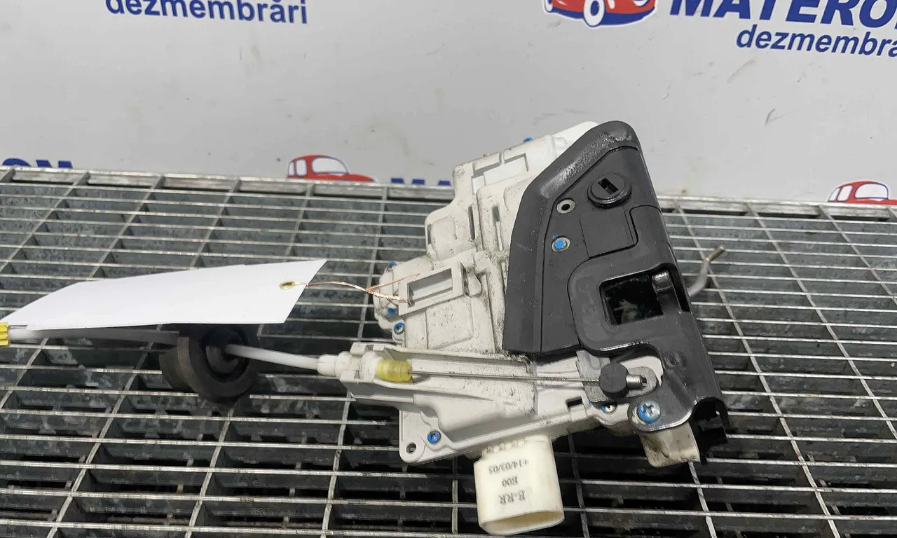 INCUIETOARE USA SPATE DREAPTA AUDI A4 B7 2004-2009