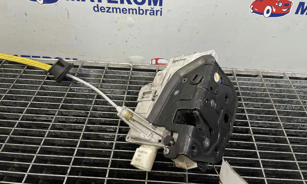 INCUIETOARE USA SPATE DREAPTA AUDI A4 B7 2004-2009