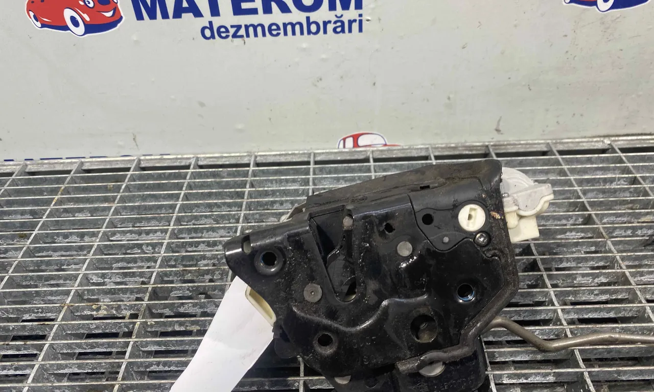 INCUIETOARE USA SPATE DREAPTA AUDI A4 B7 2004-2009