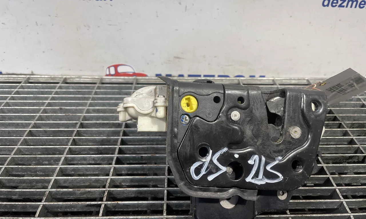 INCUIETOARE USA SPATE STANGA AUDI A4 B7 2004-2009