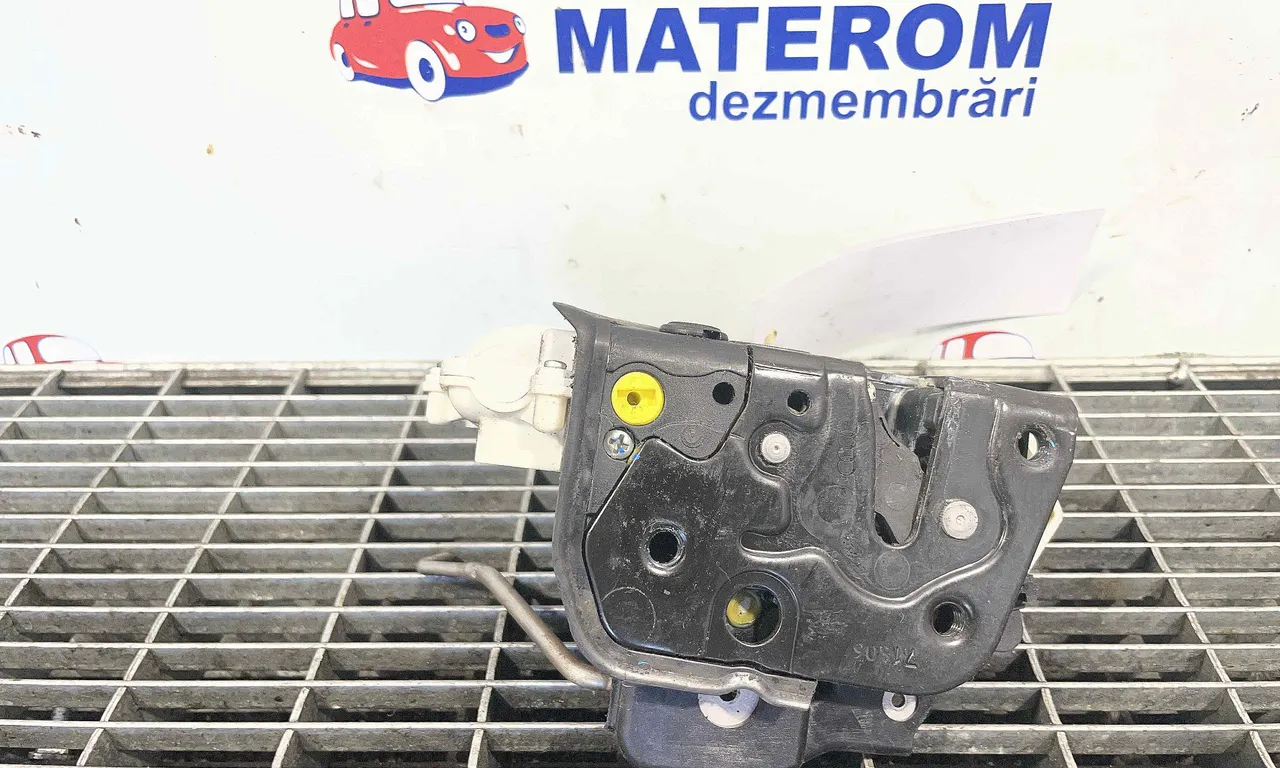 INCUIETOARE USA SPATE STANGA AUDI A4 B7 2004-2009