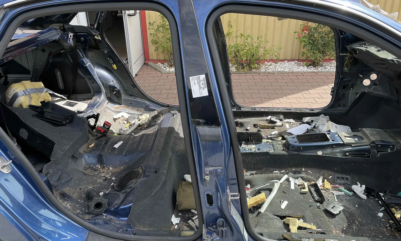 STALP MIJLOC DREAPTA AUDI A4 B7 2004-2009