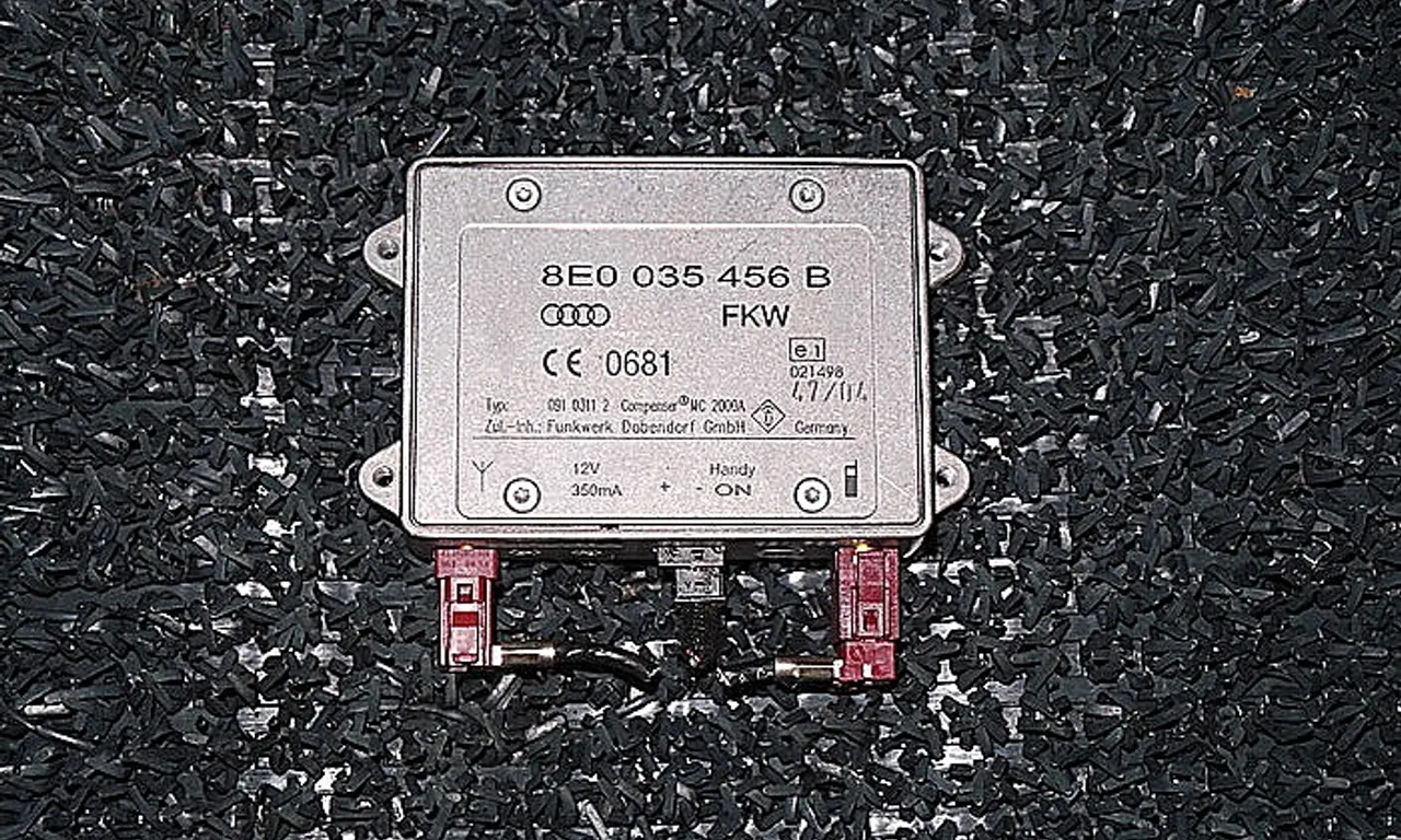 MODUL ANTENA AUDI A4 B7 2004-2009