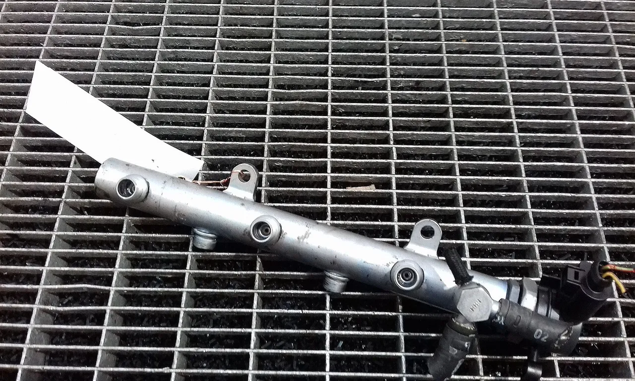 RAMPA INJECTIE AUDI A4 B7 2004-2009